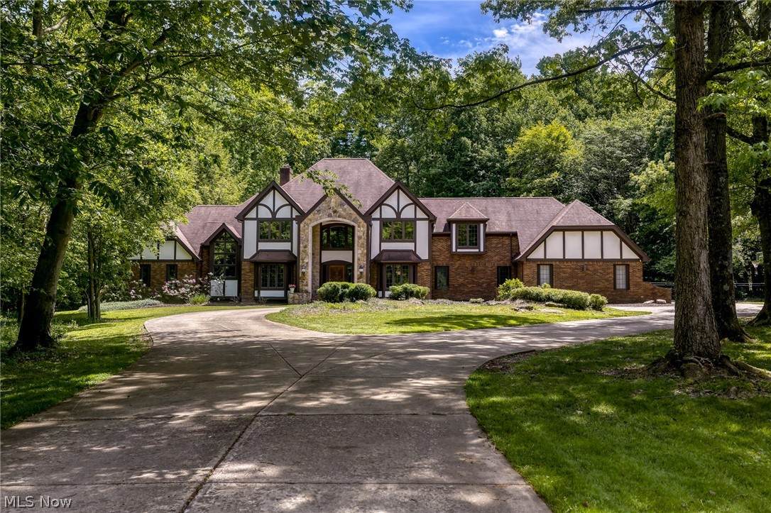 100 Easton Lane - Photo 1