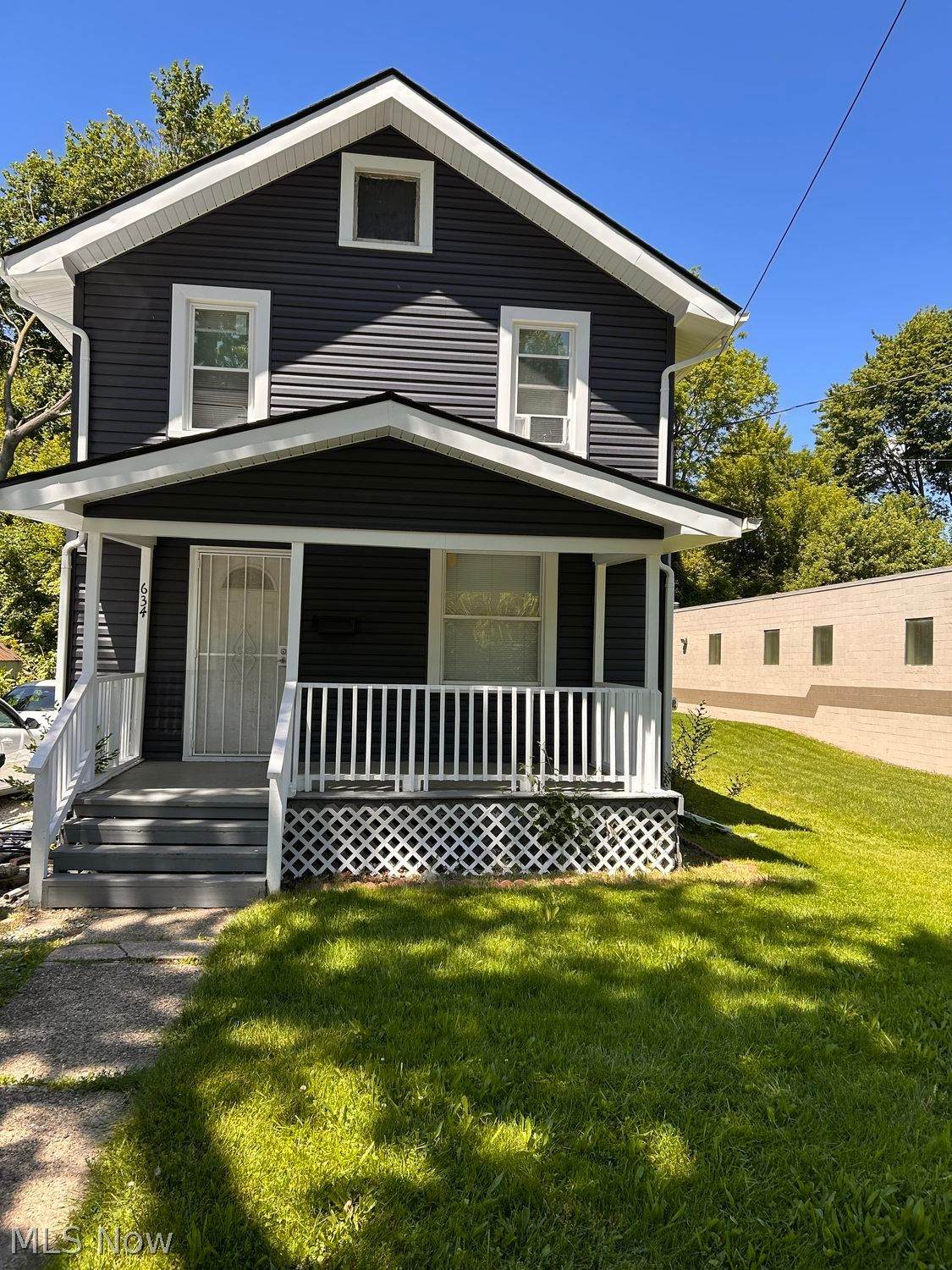 634 Spicer Street - Photo 1