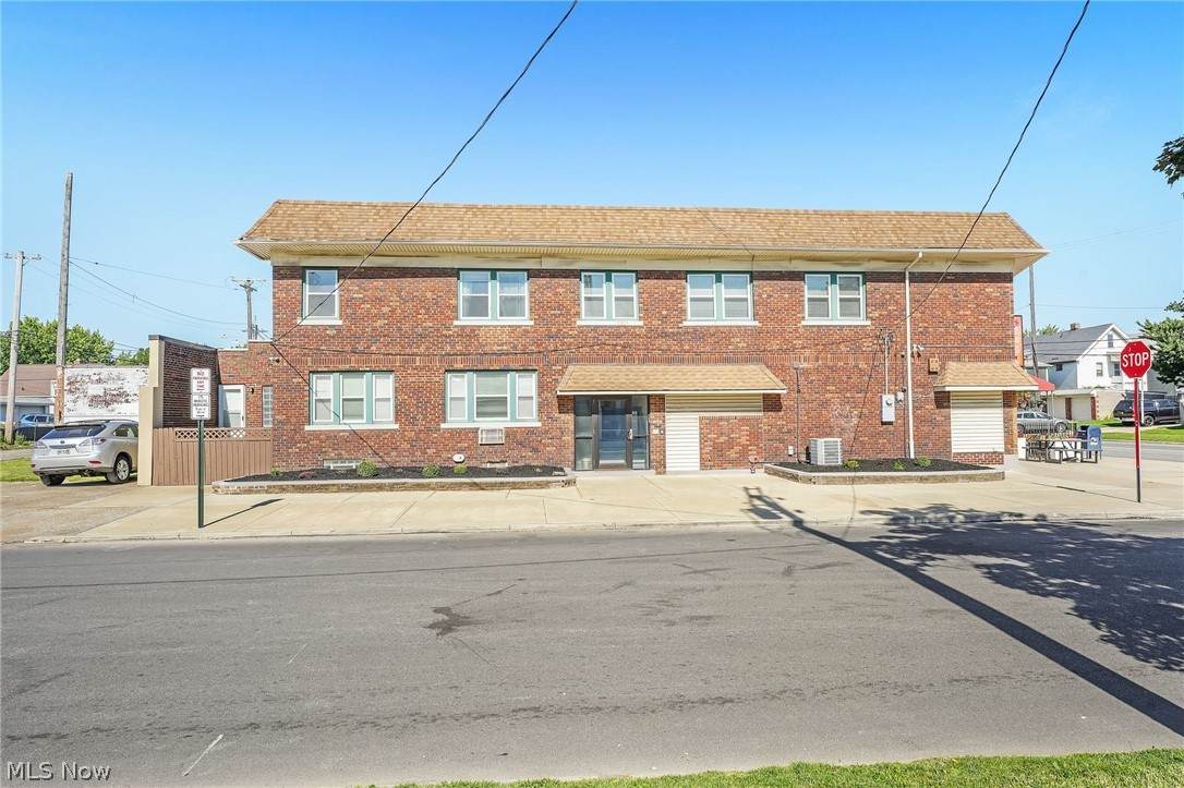13501 Lakewood Heights Boulevard - Photo 1