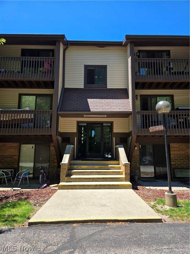 27401 Westown Boulevard - Photo 1
