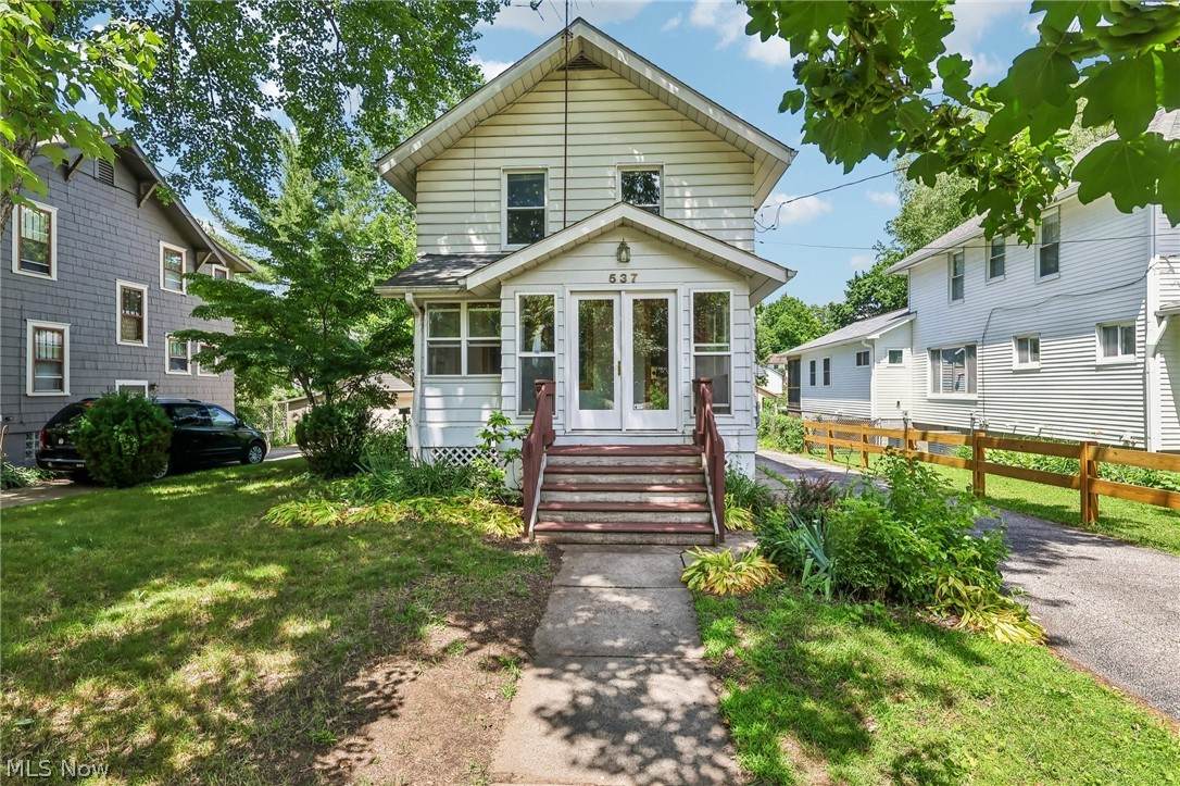 537 Rockwell Street - Photo 1