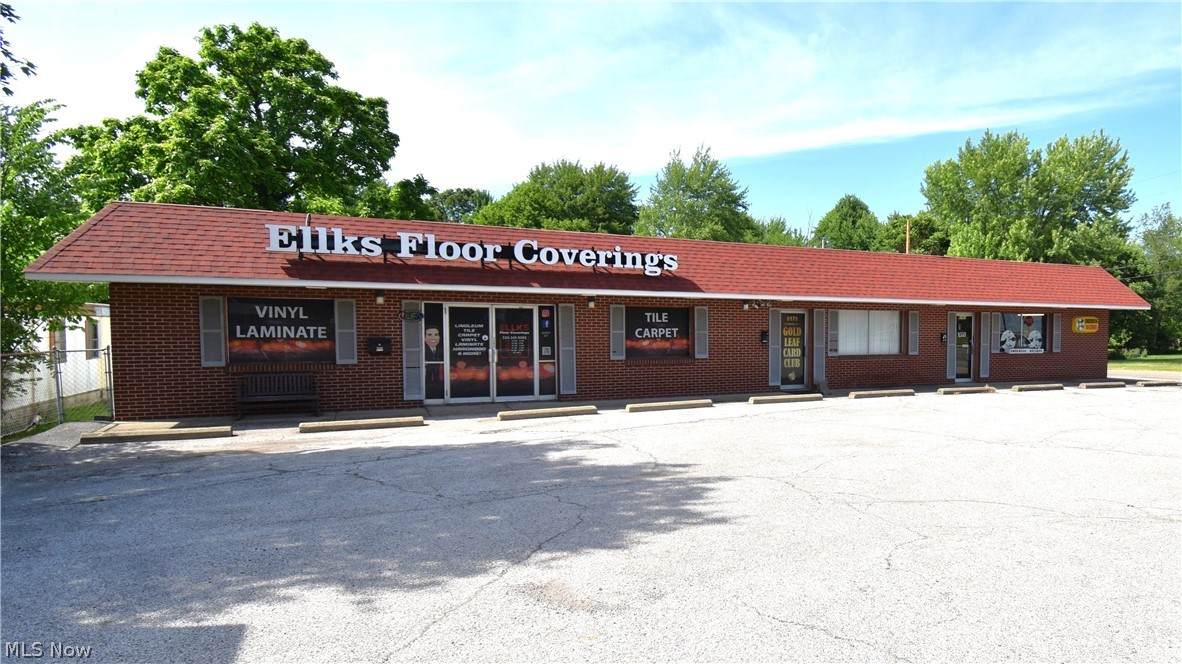 6177 Youngstown Hubbard Road - Photo 1