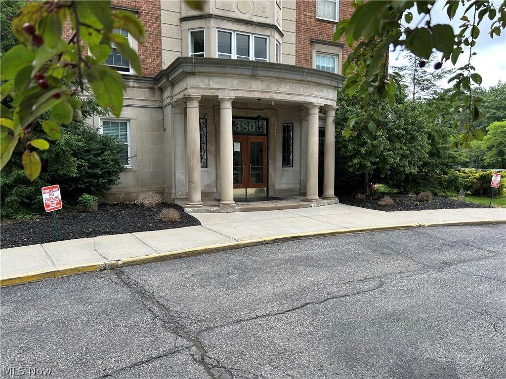 13800 Fairhill Road - Photo 1
