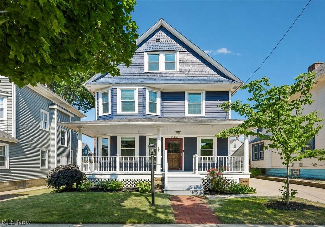 1483 Rosewood Avenue - Photo 1