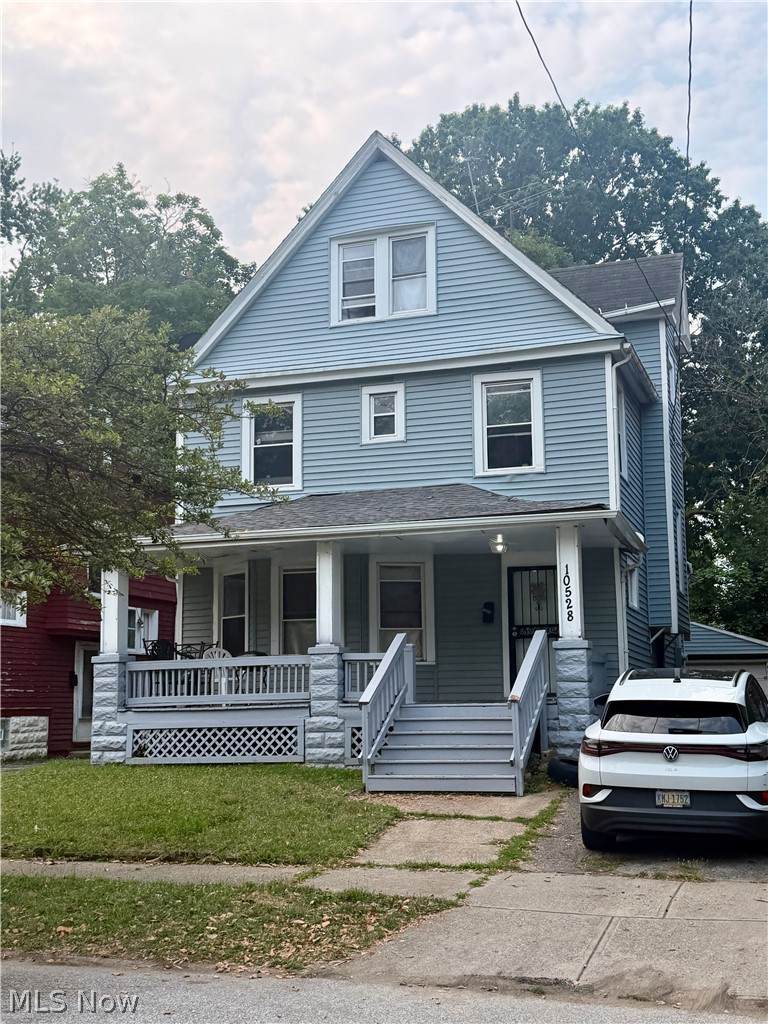 10528 Englewood Avenue - Photo 1