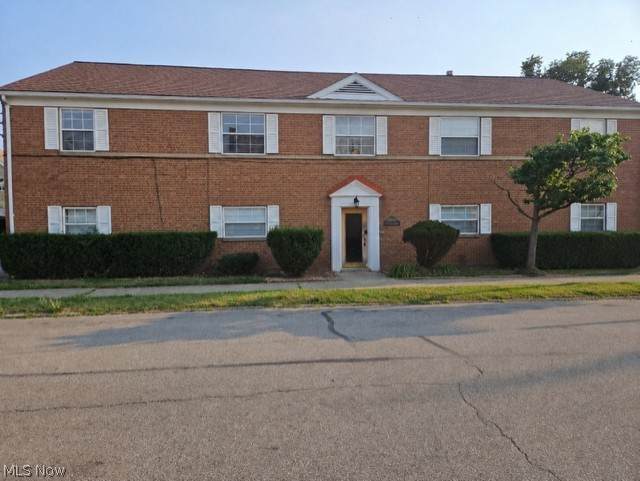 17876 Lake Shore Boulevard - Photo 1
