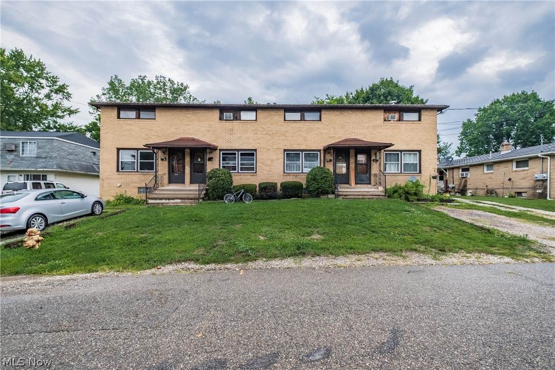 211 Clara Court - Photo 1
