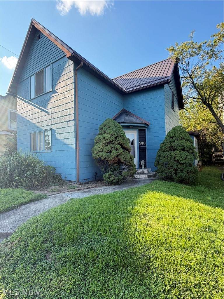918 Main Street - Photo 1