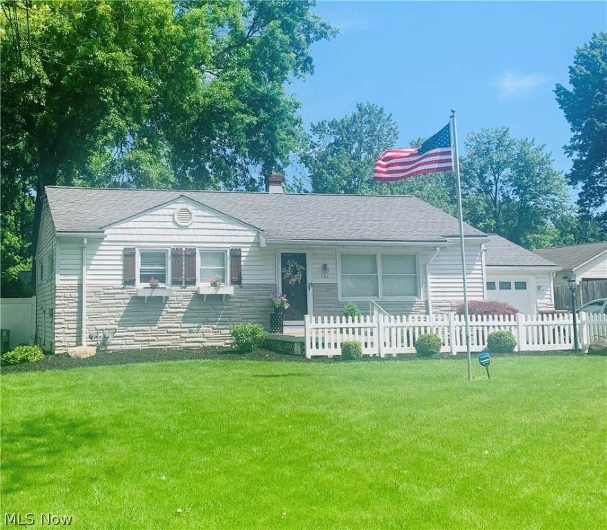 136 Island Drive - Photo 1