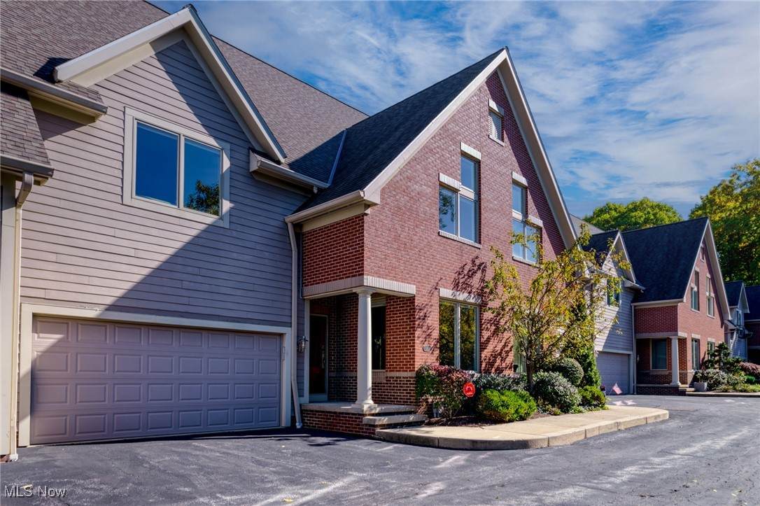 2492 Fairmount Boulevard - Photo 1