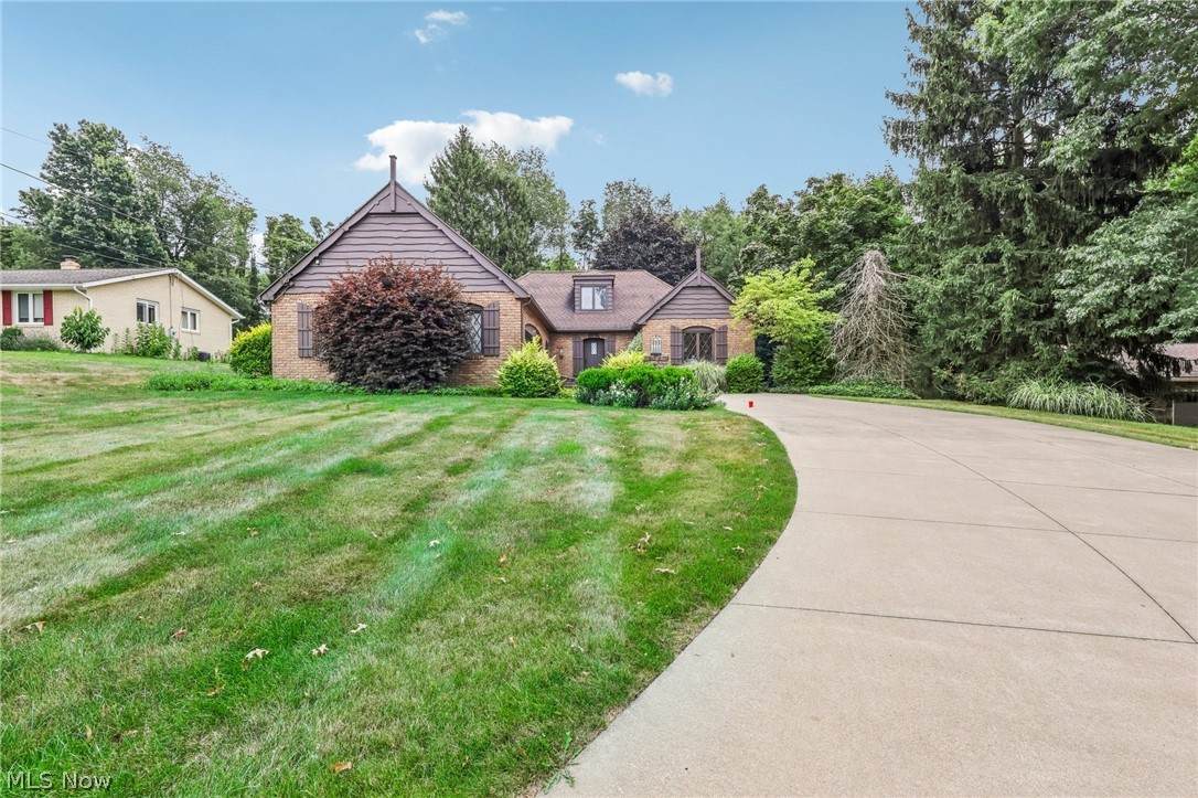 4771 Laburnum Drive - Photo 1