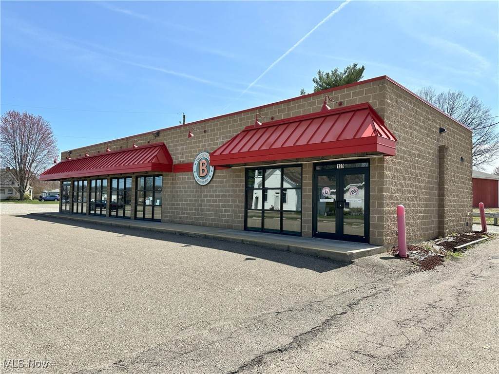 140 Commercial Avenue - Photo 1