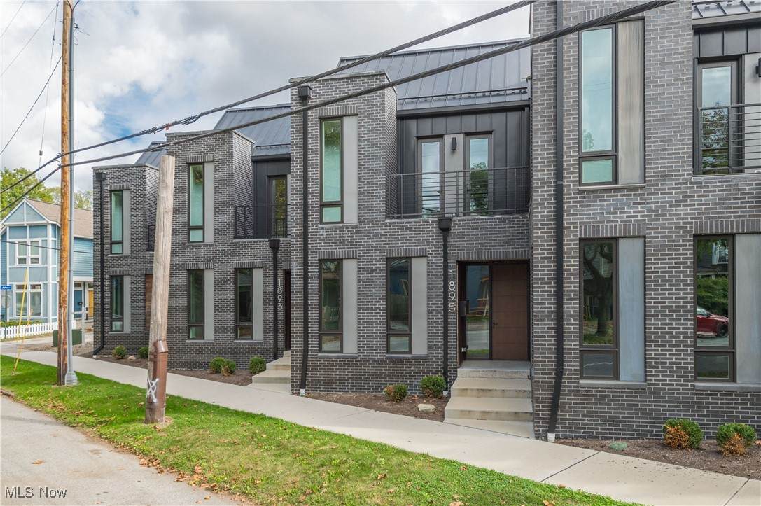 1895 44th Street - Photo 1