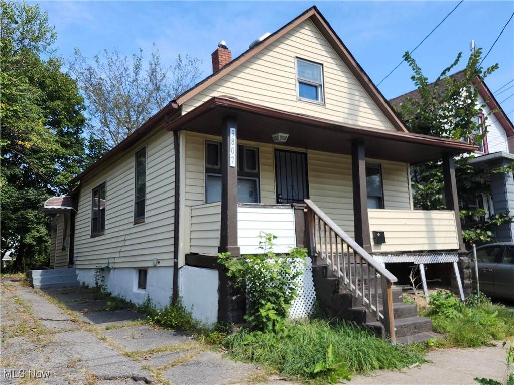 9807 Elizabeth Avenue - Photo 1