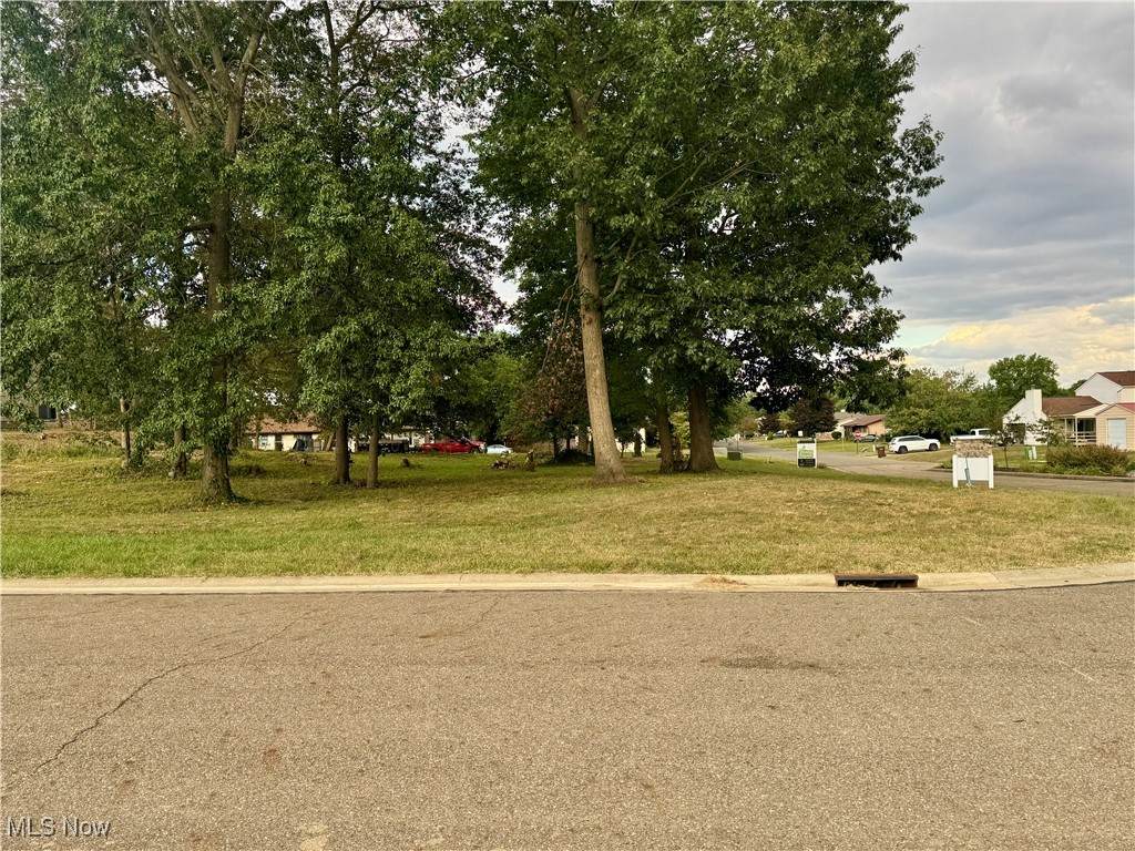 537 Lakewood Drive - Photo 1