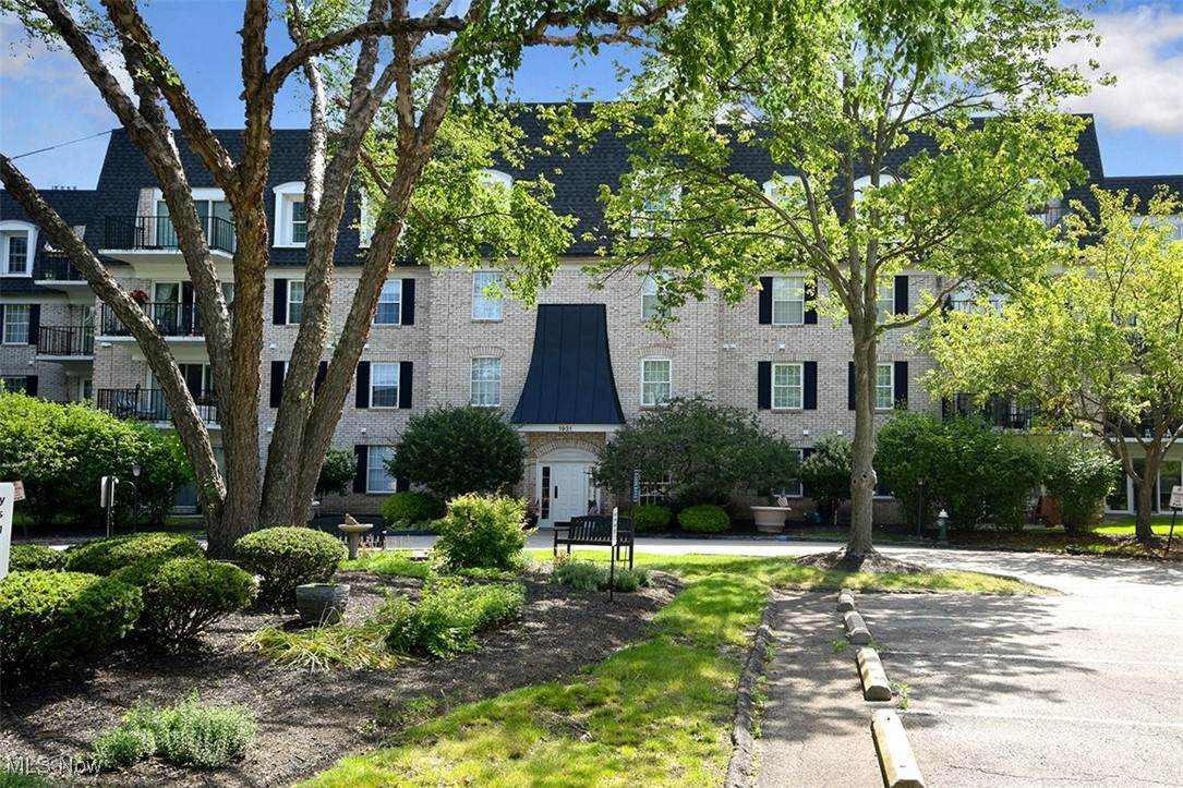 1931 King James Parkway - Photo 1