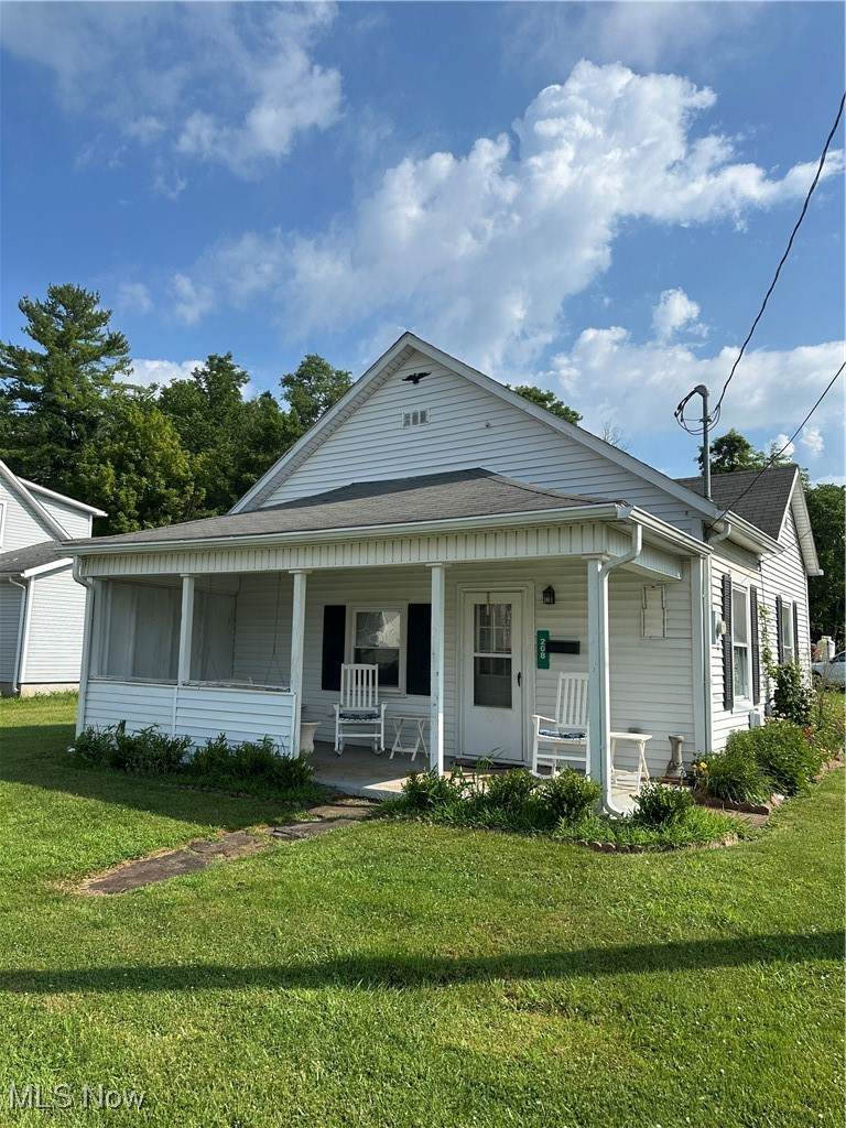 208 Center Street - Photo 1