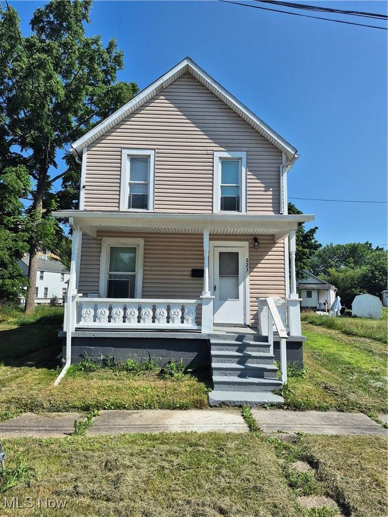 223 16th Street - Photo 1