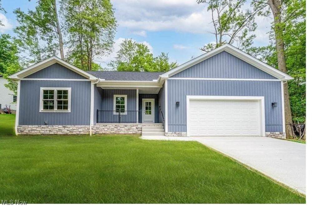 2424 Edgewood Drive - Photo 1