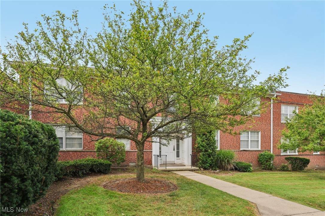 3279 Warrensville Center Road - Photo 1