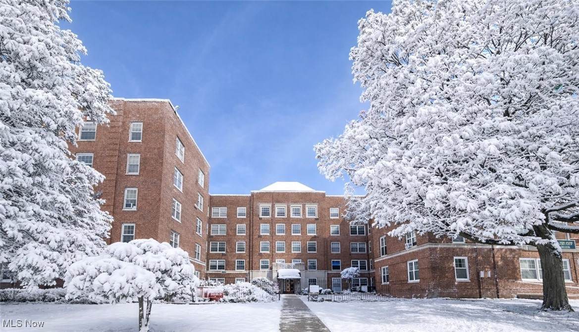 19101 Van Aken Boulevard - Photo 1