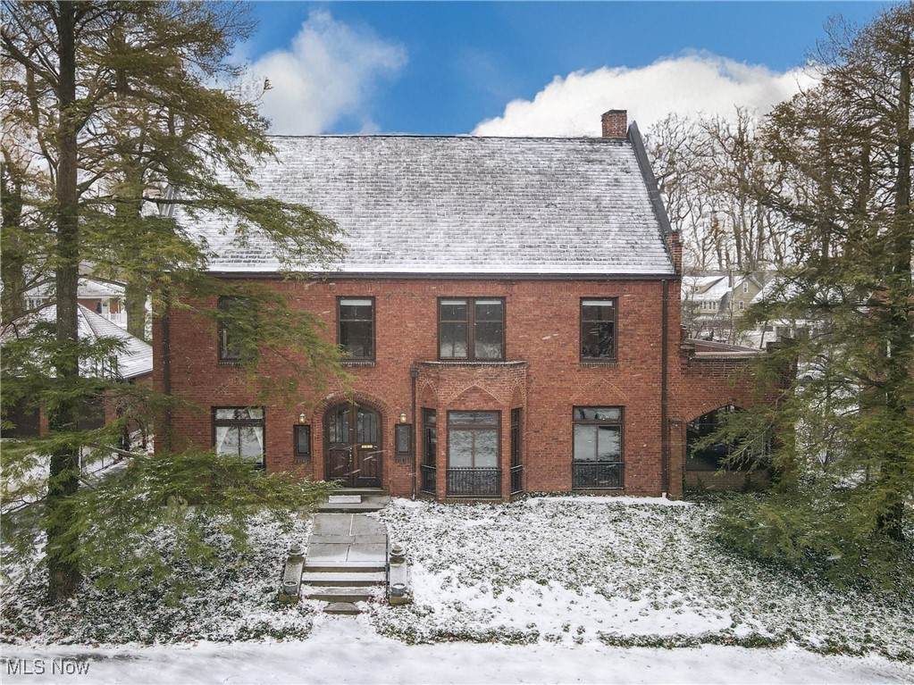 2696 Fairmount Boulevard - Photo 1