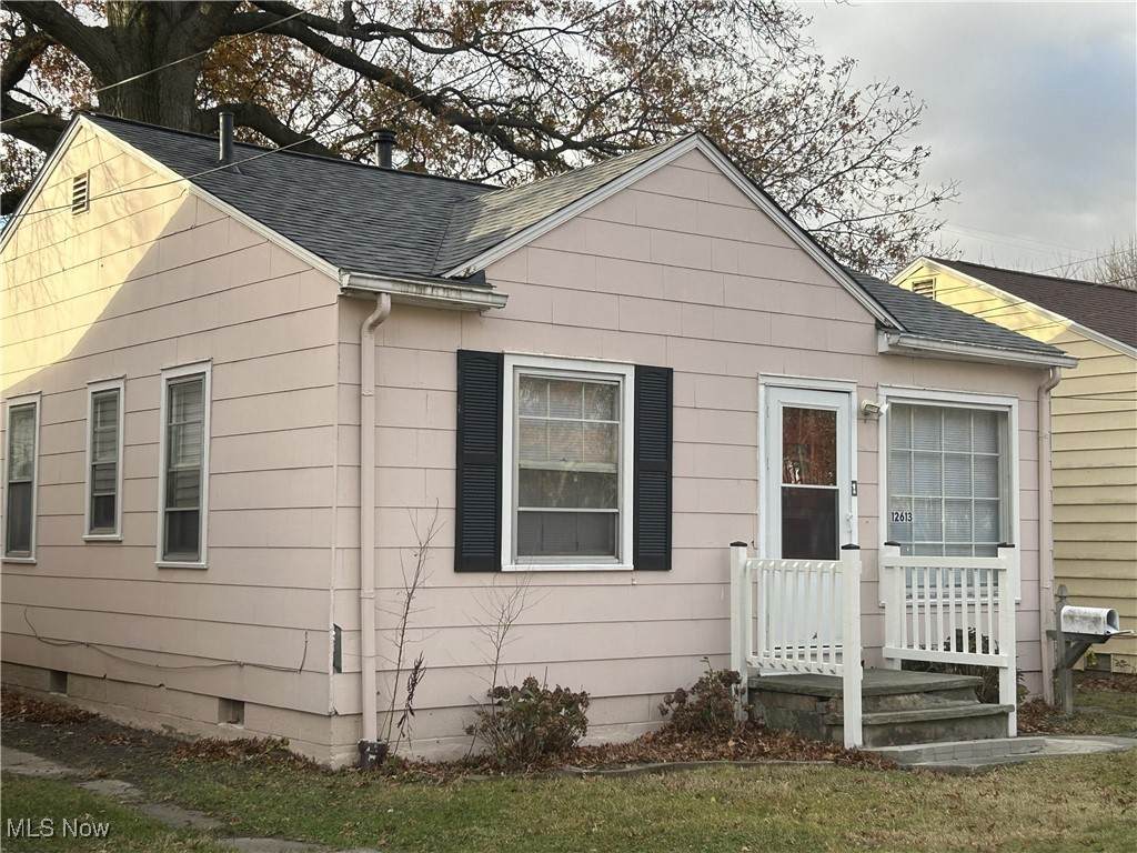 12613 Milligan Avenue - Photo 1