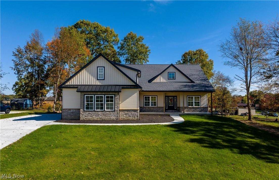 539 Lakewood Drive - Photo 1