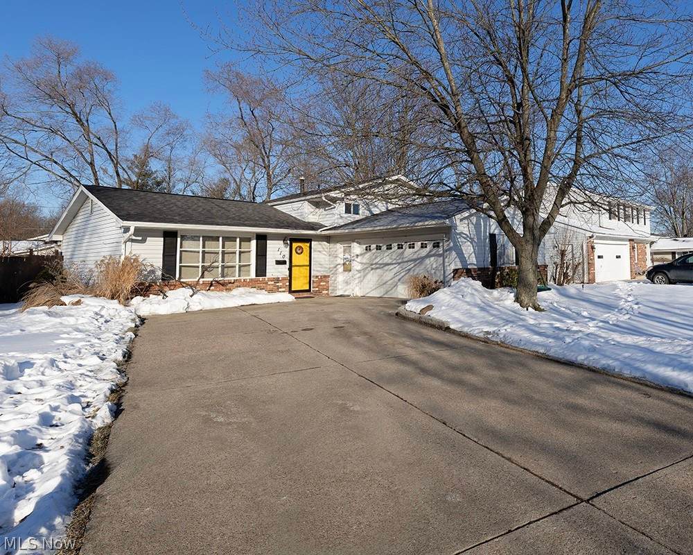 110 Edgefield Drive - Photo 1