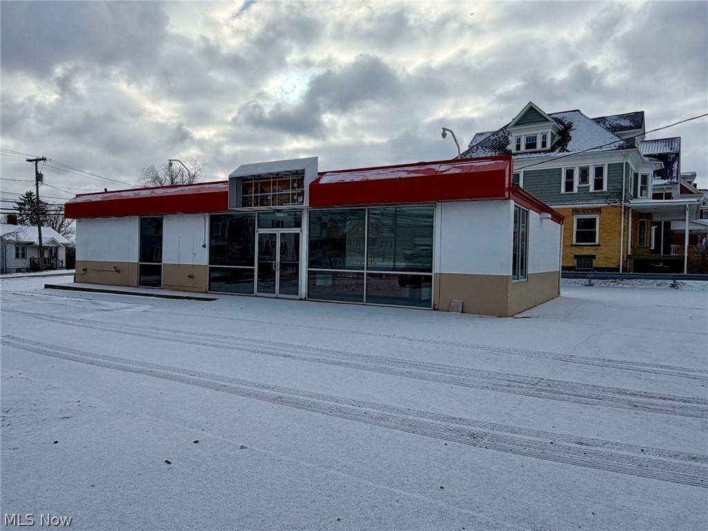 339 Lincoln Avenue - Photo 1