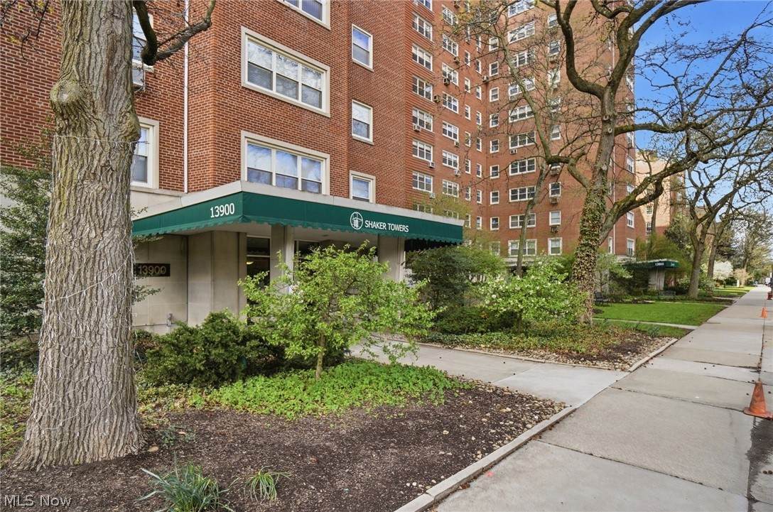 13900 Shaker Boulevard - Photo 1