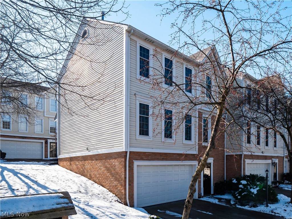 121 Cliffside Commons Drive - Photo 1