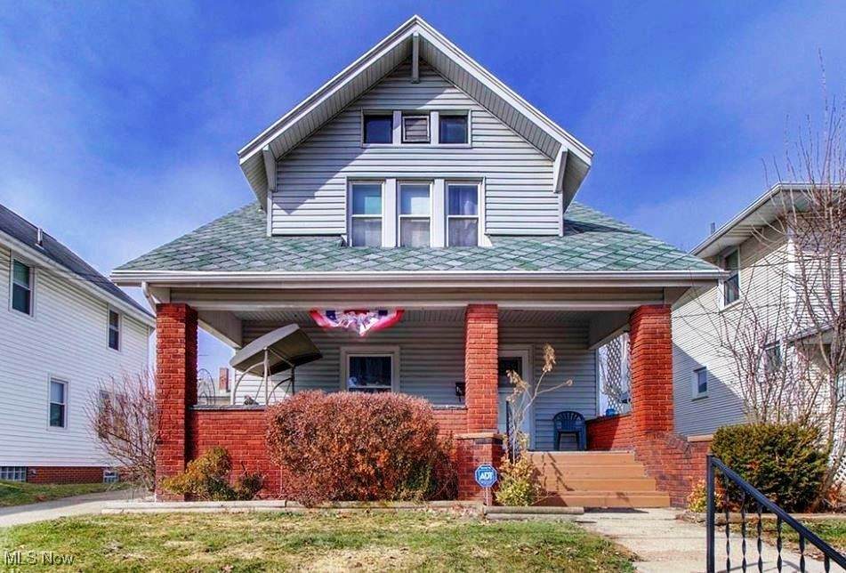715 Roslyn Avenue - Photo 1