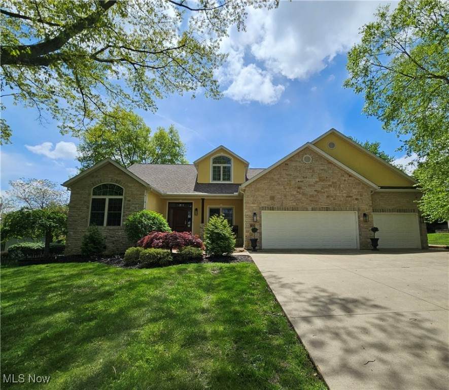 832 Greensview Drive - Photo 1