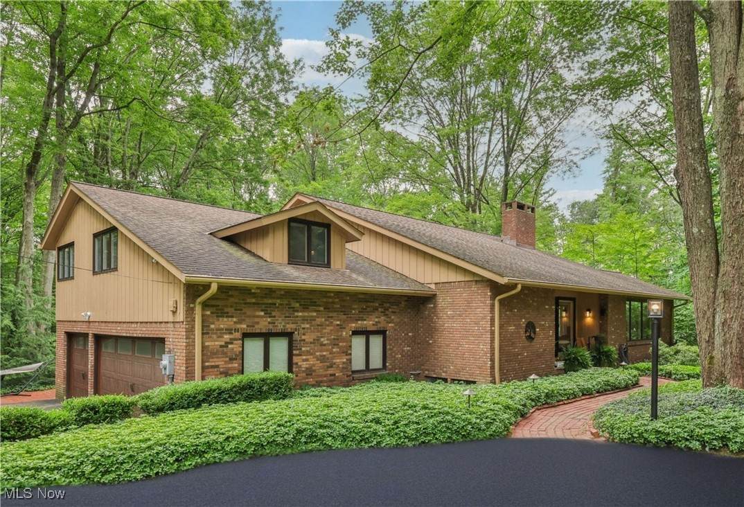 205 Aspenwood Drive - Photo 1