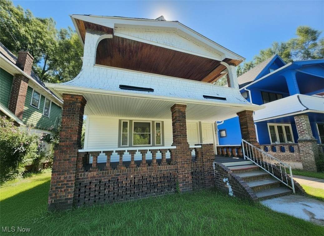 753 118th Street - Photo 1