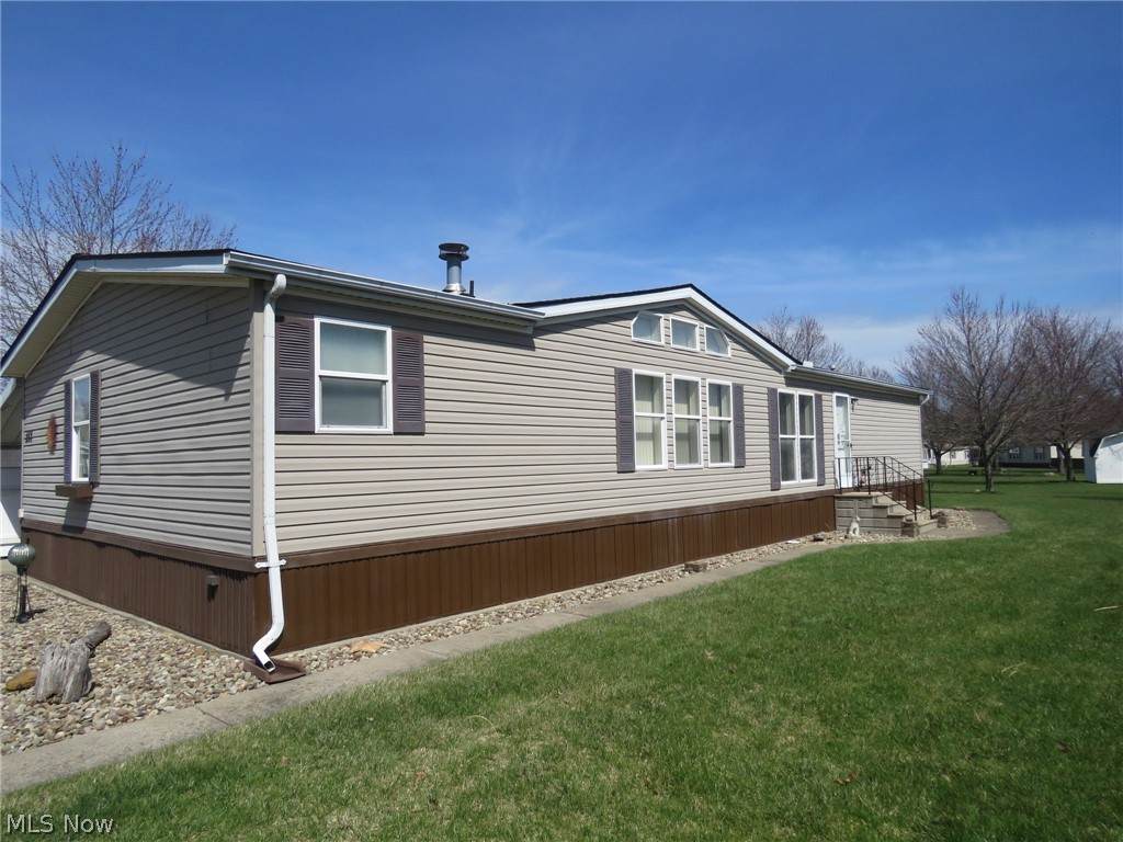 247 Island Drive - Photo 1