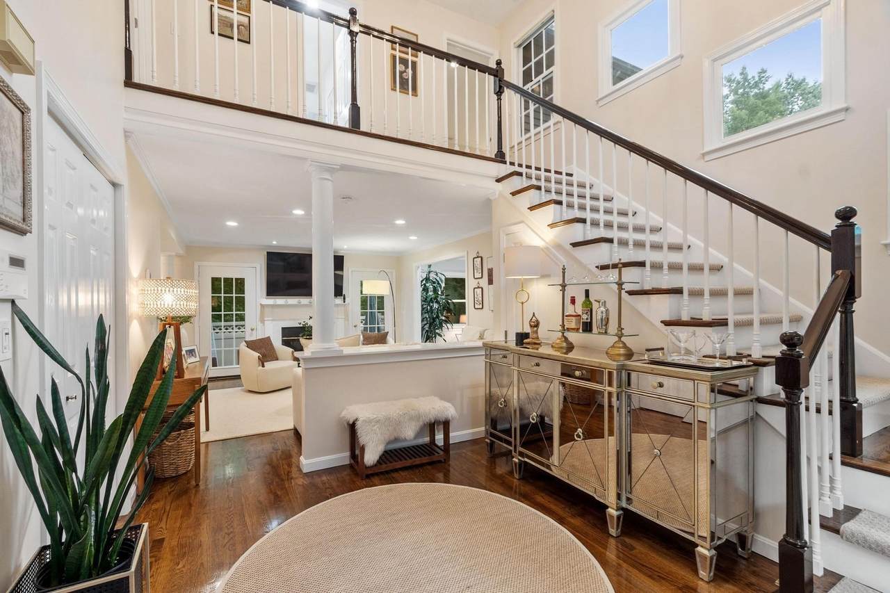 25 Pickman Dr - Photo 1