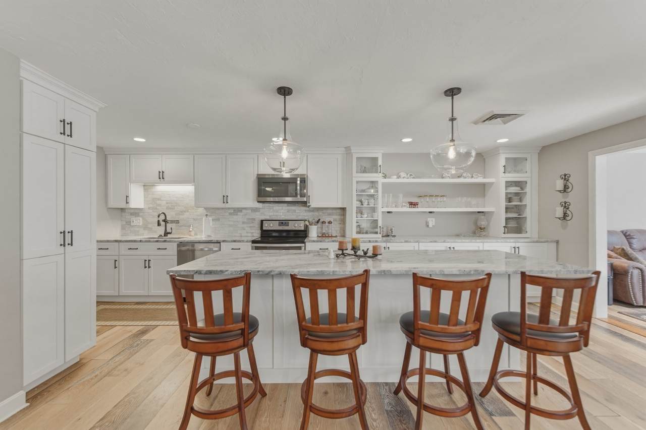 402 Ridgefield Cir - Photo 1