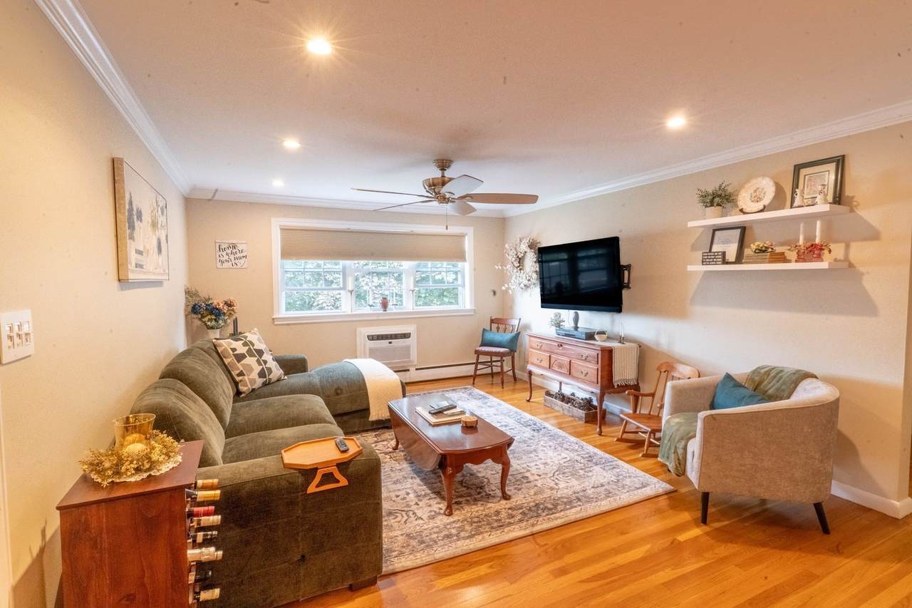 4 Nixon Ln - Photo 1