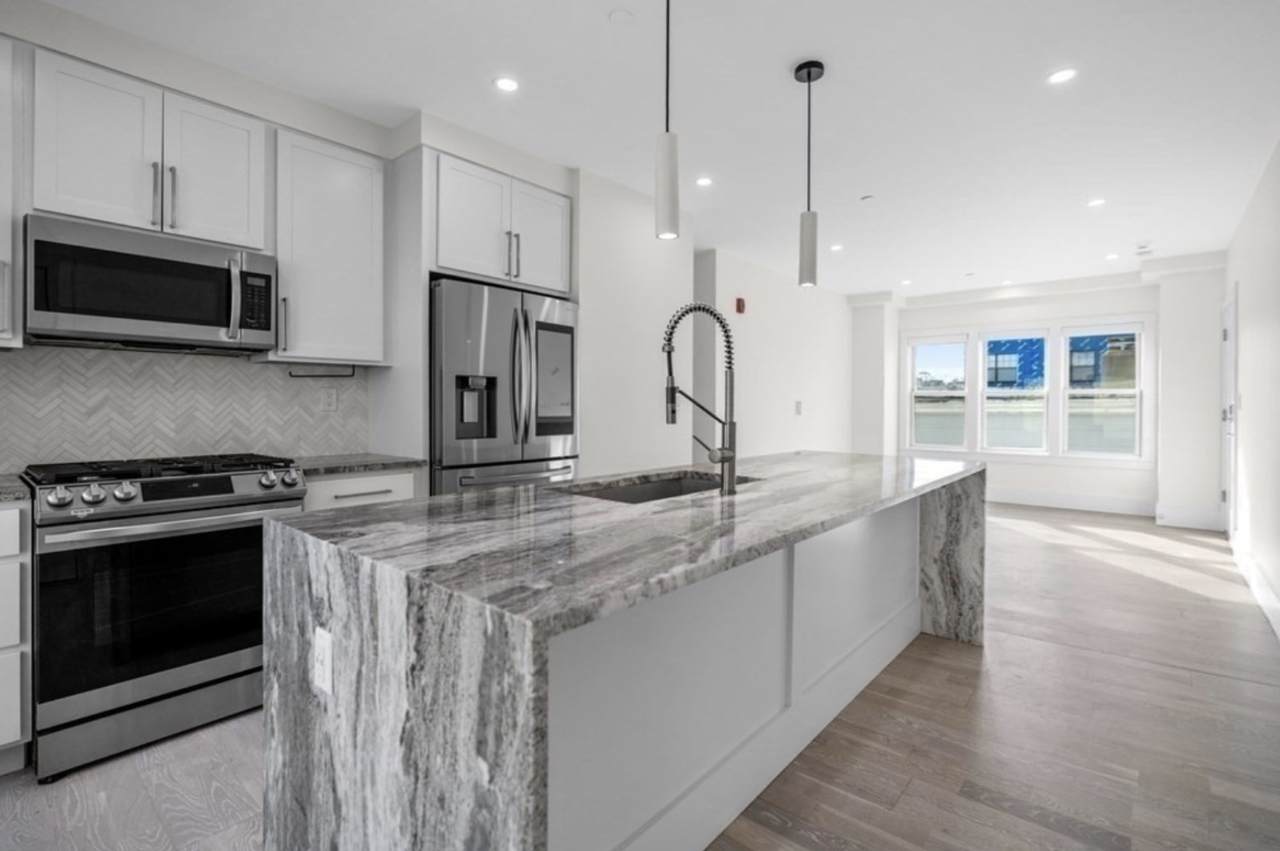 52 Spencer Ave - Photo 1