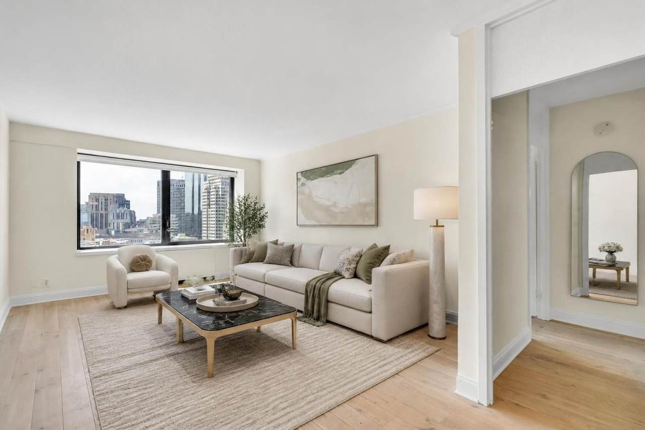 65 East India Row - Photo 1