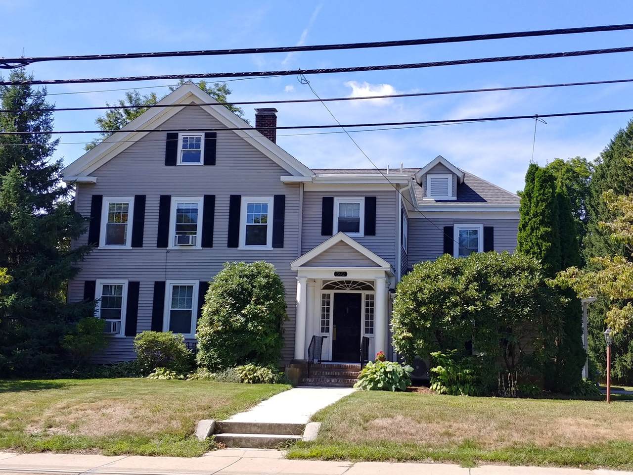 592 Union Ave - Photo 1