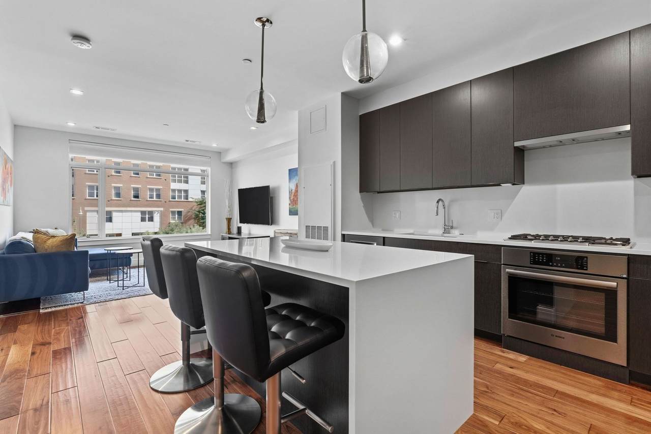 99 Sumner Street - Photo 1