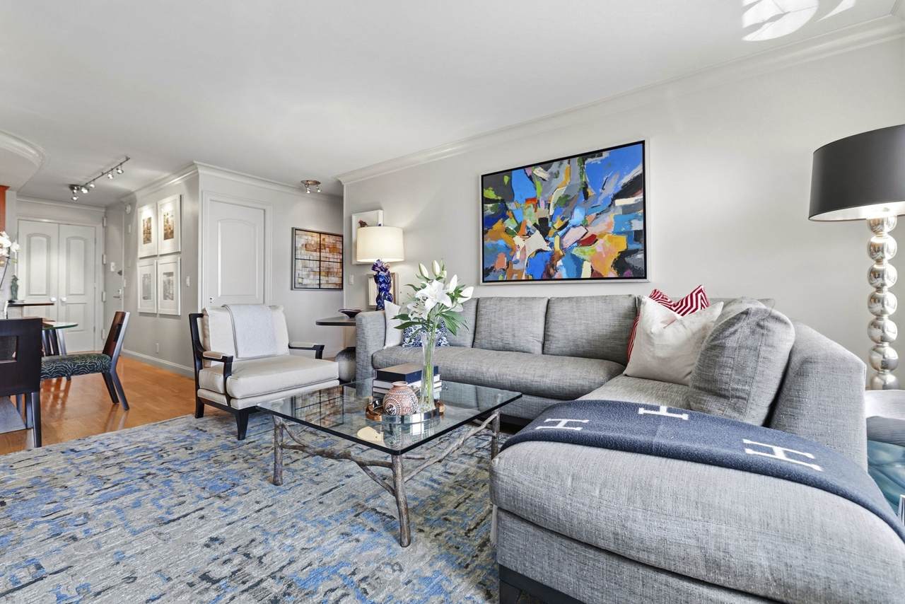 85 E India Row - Photo 1