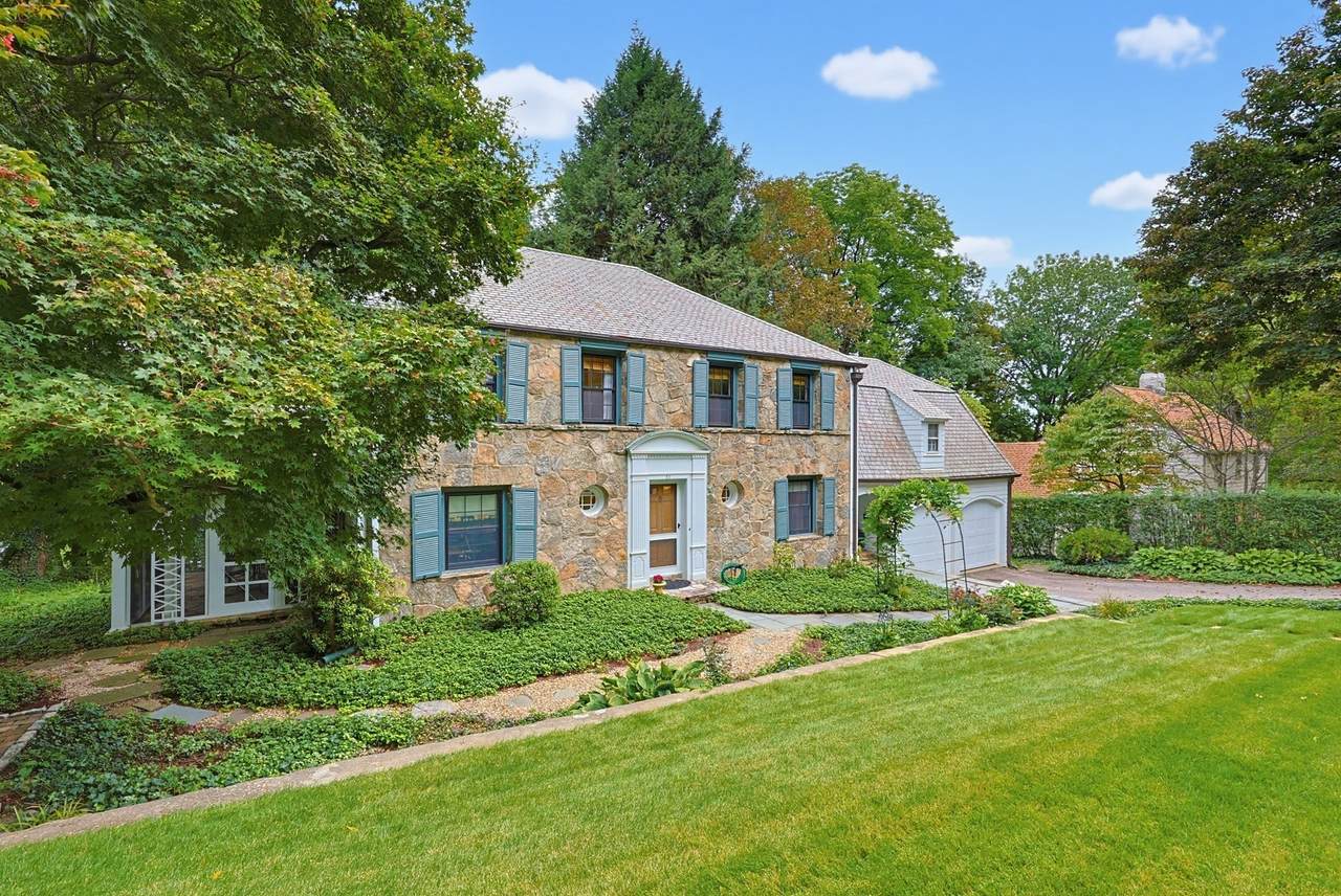 28 Drury Ln - Photo 1