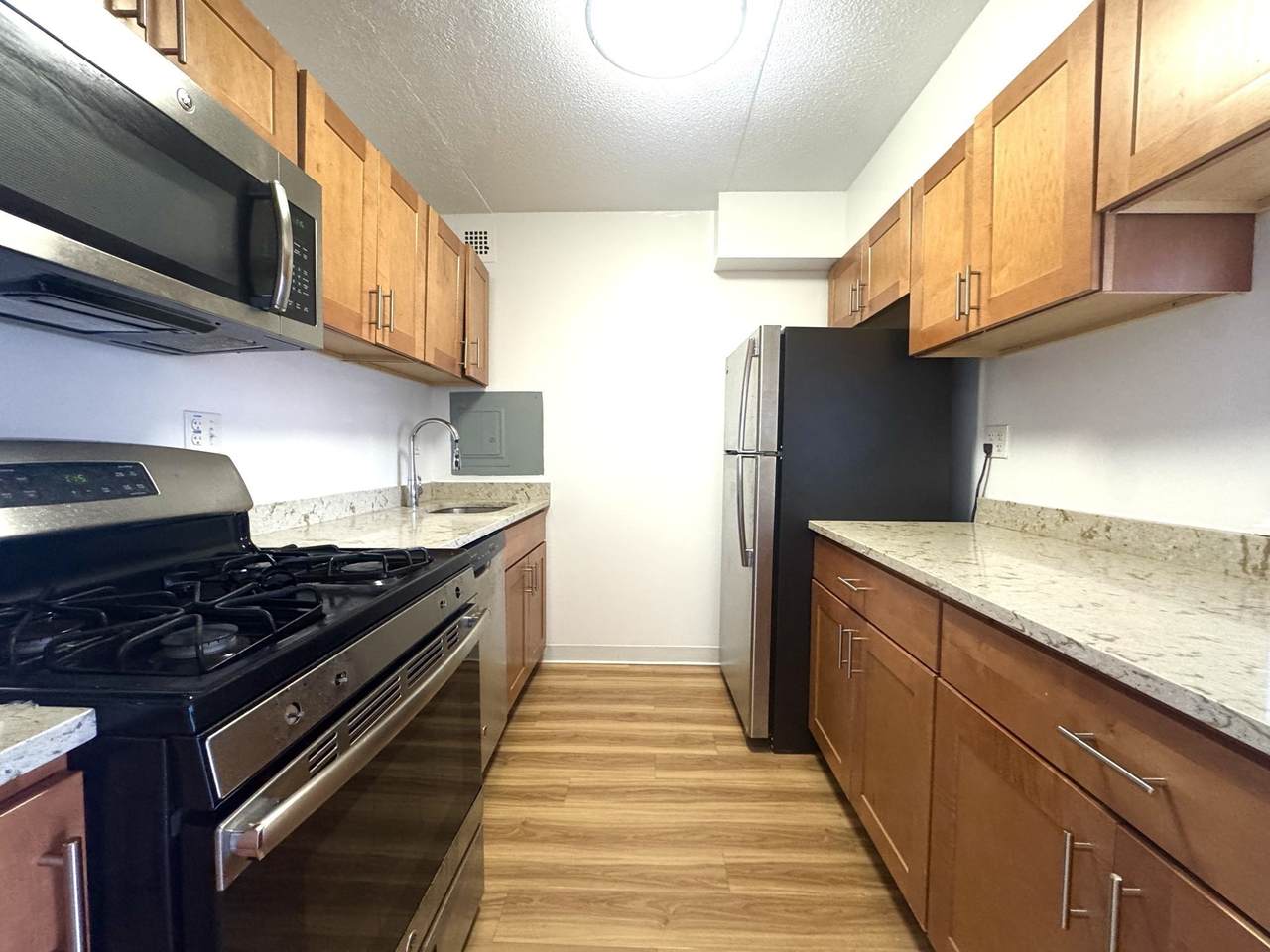 133 Park St - Photo 1