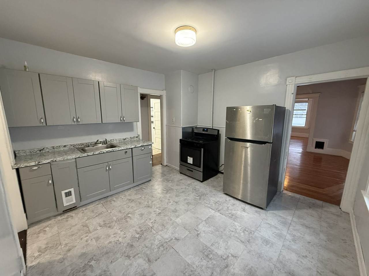 190 Oak - Photo 1