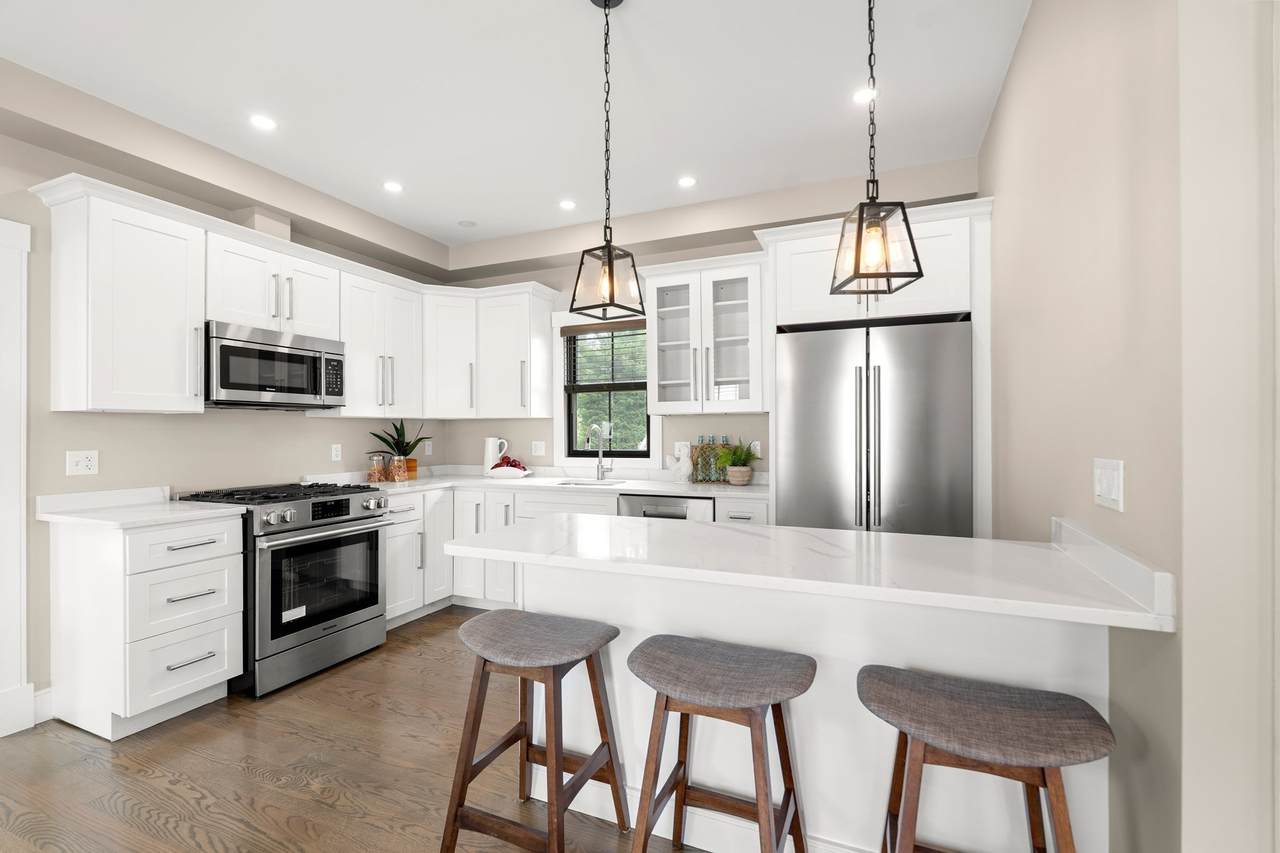 20 Plain St - Photo 1