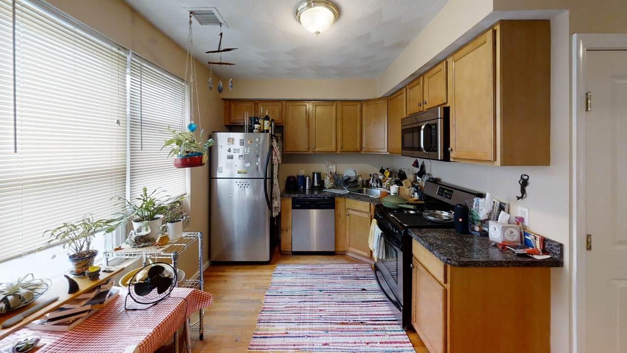 52 Brooks Street - Photo 1